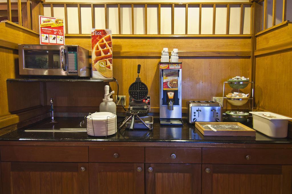 Quality Inn & Suites Baton Rouge West - Port Allen Ngoại thất bức ảnh